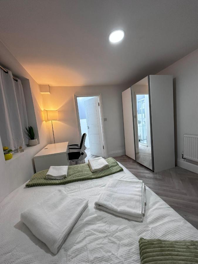 Charming 4 Bedrooms House With Garden In Heart Of London Camden ภายนอก รูปภาพ