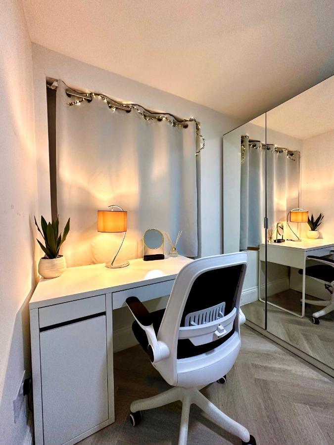 Charming 4 Bedrooms House With Garden In Heart Of London Camden ภายนอก รูปภาพ